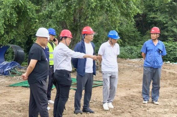 沈陽水務(wù)集團副總經(jīng)理王金鵬到沈陽市西部區(qū)域近期（遼中區(qū)）供水工程轉(zhuǎn)輸泵站檢查指導(dǎo)工作